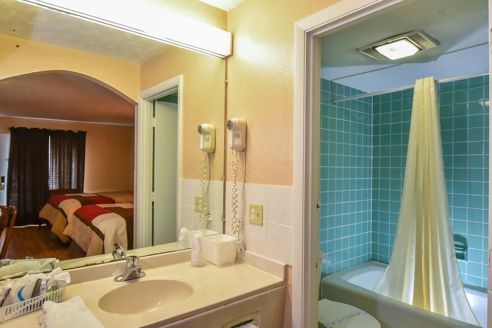 Americas Best Value Inn & Suites Williamstown Eksteriør bilde