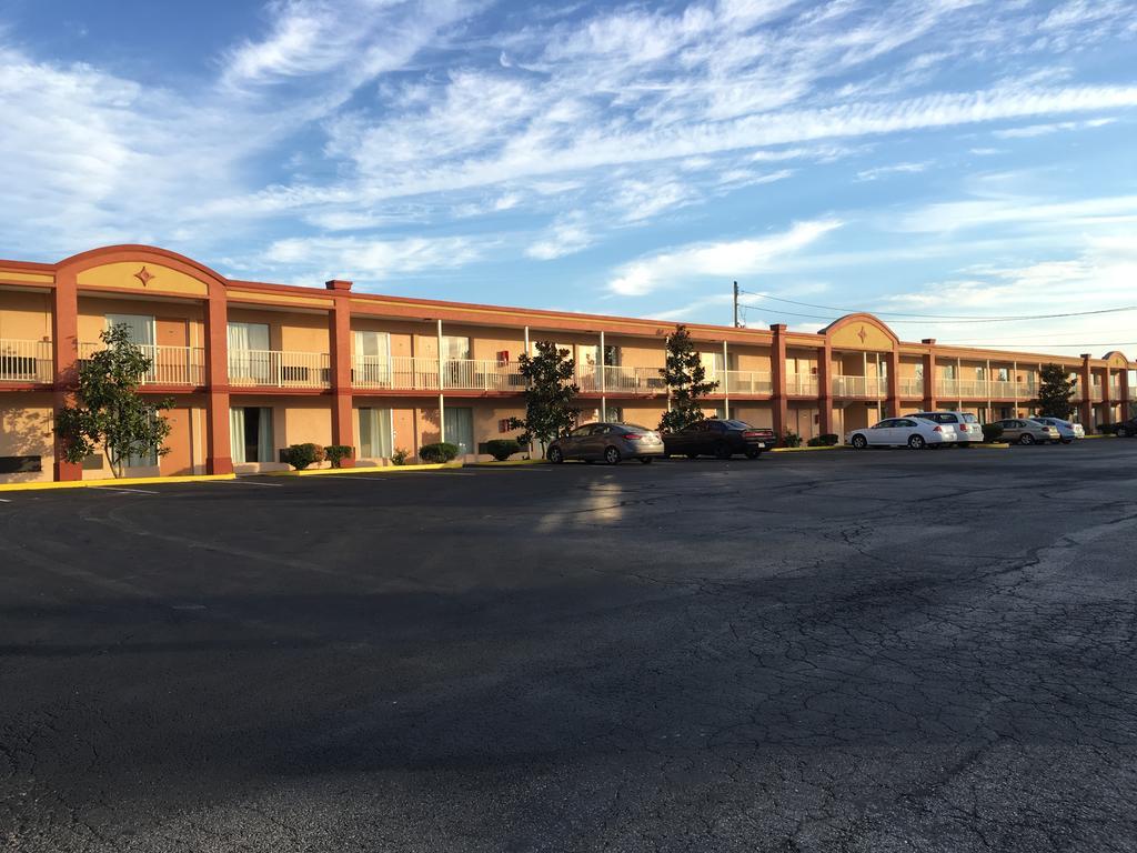 Americas Best Value Inn & Suites Williamstown Eksteriør bilde