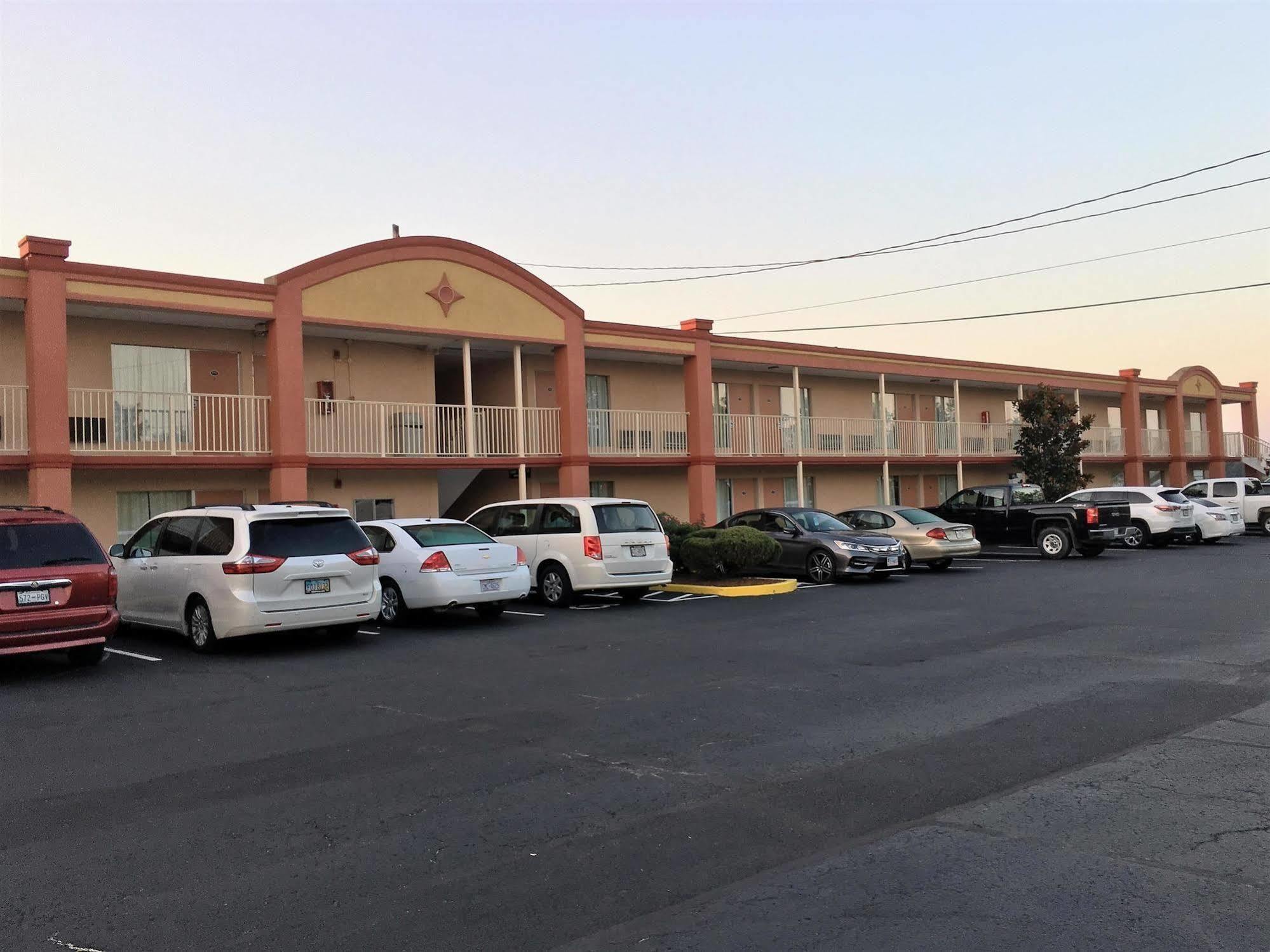 Americas Best Value Inn & Suites Williamstown Eksteriør bilde