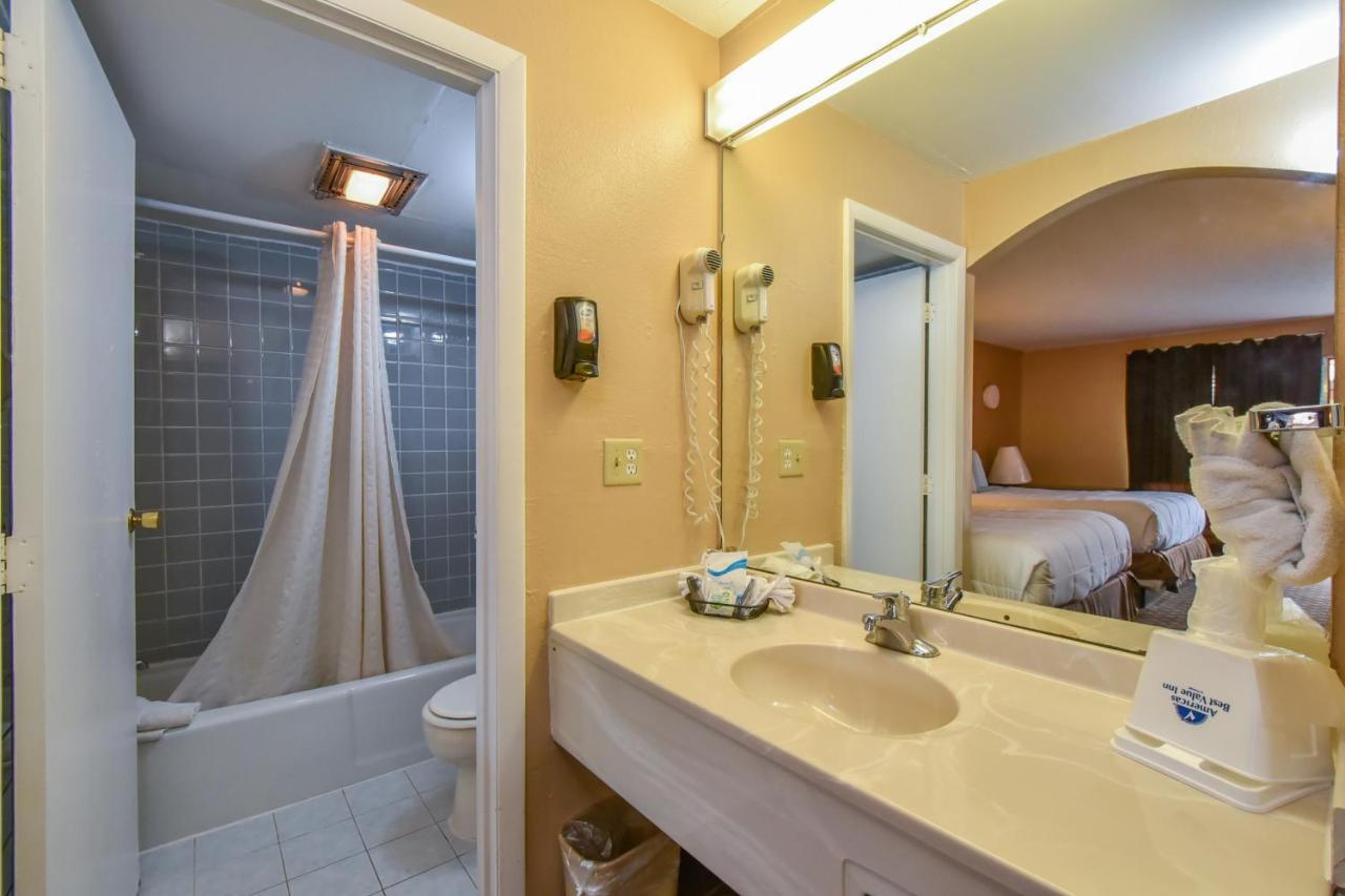 Americas Best Value Inn & Suites Williamstown Eksteriør bilde