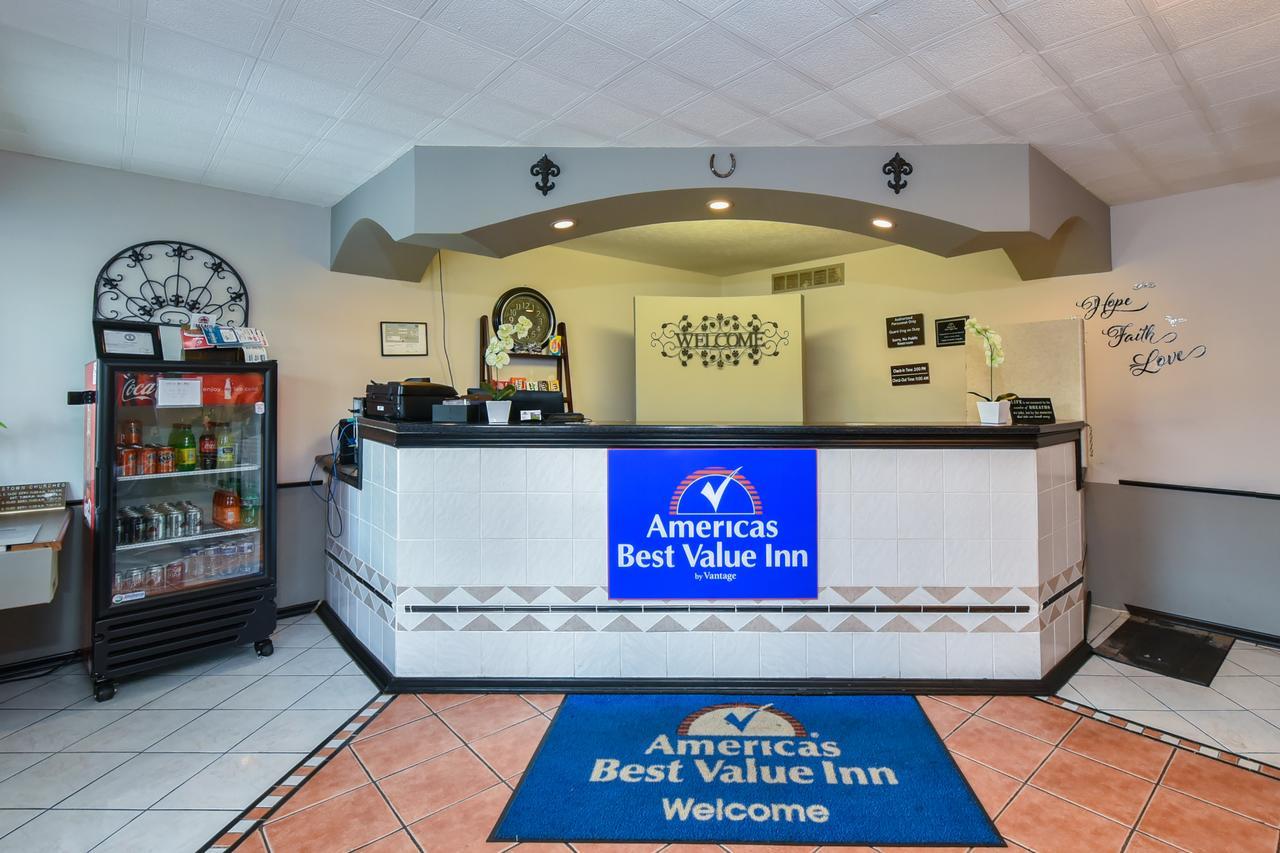 Americas Best Value Inn & Suites Williamstown Eksteriør bilde
