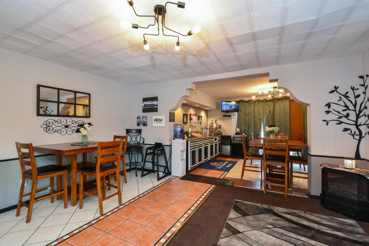 Americas Best Value Inn & Suites Williamstown Eksteriør bilde